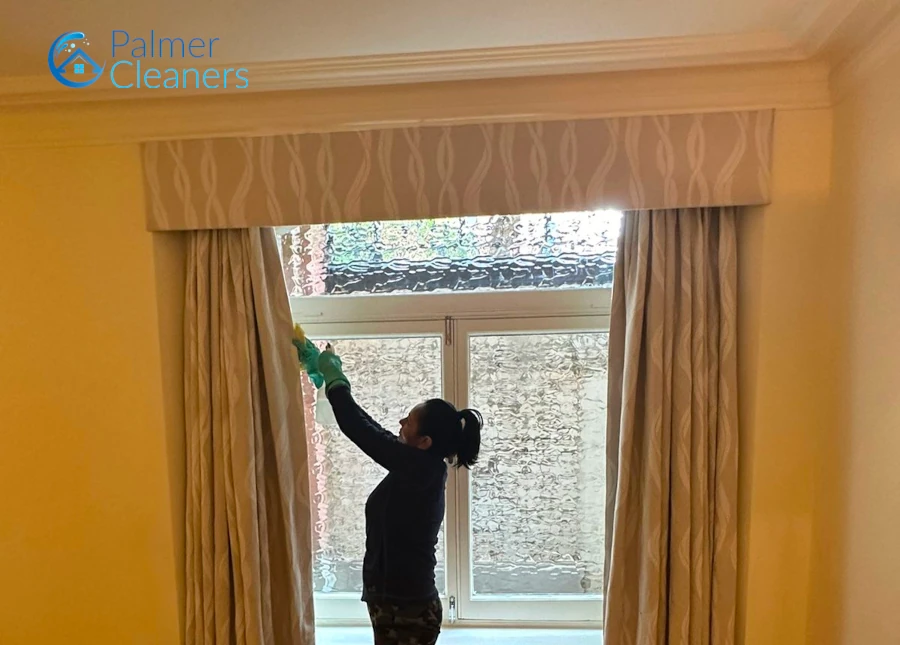 End of Tenancy Curtain Window Cleaning in Covent Garden