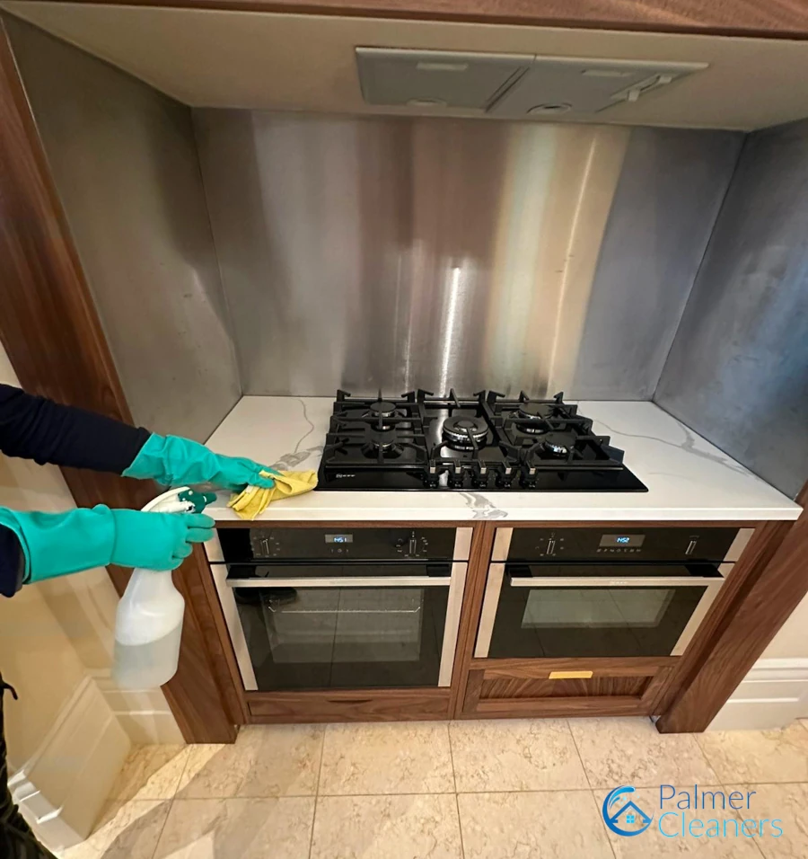 End of Tenancy Hobs Kitchen Cleaning in Covent Garden